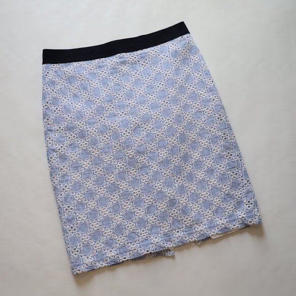 BANANA REPUBLIC Size 4 Blue Pink Skirt Blouse Set Career Eyelet Silk - Picture 3 of 12